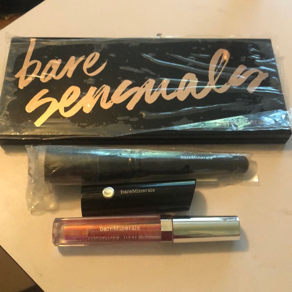 Bare Minerals Palette + gloss + lipstick + brush